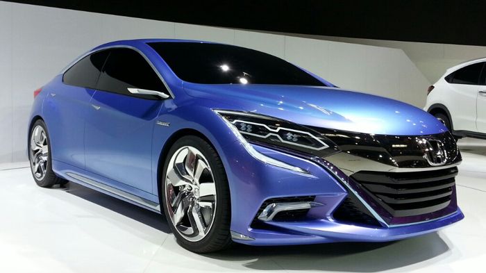 Το Concept B αποτελεί τον προπομπό ενός 5θυρου hatchback μοντέλου, το οποίο θα λανσαριστεί αποκλειστικά στην κινέζικη αγορά.